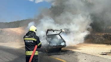 Muğla'da Otomobil Yangını Kontrol Altına Alındı