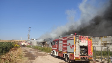 Bandırma'da Geri Dönüşüm Deposunda Yangın