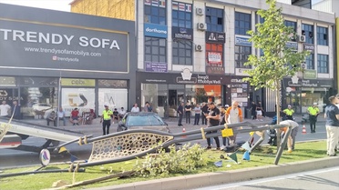 İnegöl'de Otomobil Kaza Yaptı