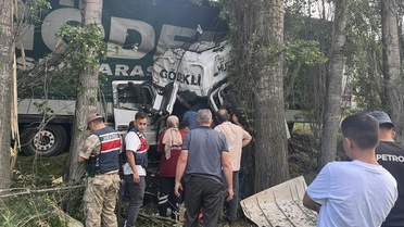 Tır Kazası: Sürücü Hayatını Kaybetti