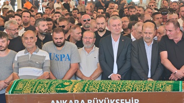 Zincirleme Kazada İki Şoför Hayatını Kaybetti