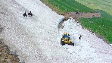 Kars'ta Temmuzda Karla Mücadele