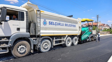 Asfalt sezonunda Selçuklu'nun yol konforu artmaya devam ediyor