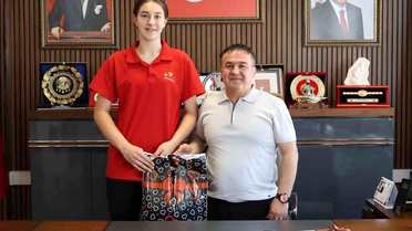 Ayşe Beren Balcı, TVF Spor Lisesi'ni Kazandı