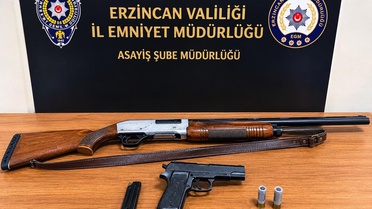 Erzincan'da ruhsatsız silah operasyonu: 2 gözaltı