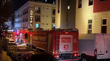 Esenyurt'ta Otelde Yangın: Müşteriler Tahliye Edildi