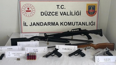 Düzce'de Jandarma Uygulamaları: 30 Kişi Yakalandı