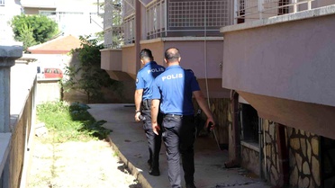 Karaman'da Balkon'dan Düşen Adam Yaralandı