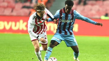 Trabzonspor, Oulai'yi Fiorentina'ya Transfer Etti