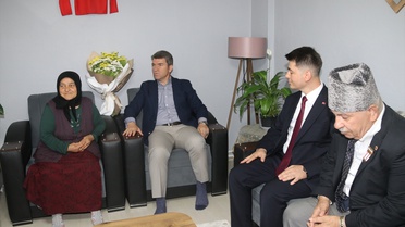 Vali Bakan, Kıbrıs Şehidi Lütfi Aras'ın Ailesini Ziyaret Etti