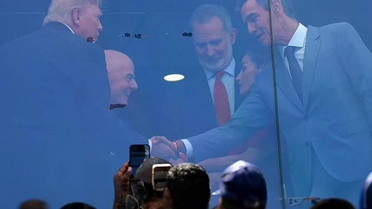 Dünya şaşkın! Trump ile Sanchez'den beklenmeyen kare