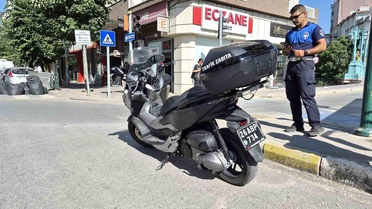 Eskişehir'de trafik zabıtasına çarpışma