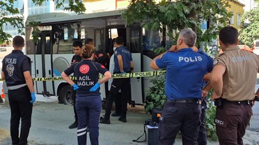 İstanbul'da 3 gündür aranan adam park halindeki servis aracında ölü bulundu