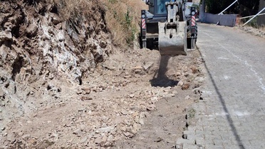 Şahinciler Mahallesi'nde yol genişletme çalışmaları başladı