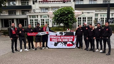 Samsunspor, Hollanda'da Taraftarla Karşılandı