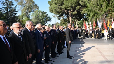 Bakan Uraloğlu, Kıbrıs Barış Harekatı'nın 52. yılında Lefkoşa'da törene katıldı