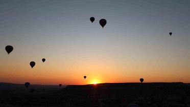 Kapadokya'da Sıcak Hava Balonlarıyla Yoğun Turizm