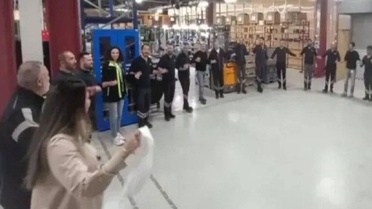 Fabrikada rekor zam: En düşük maaş 153 bin TL'ye çıktı, işçiler halay çekerek kutladı