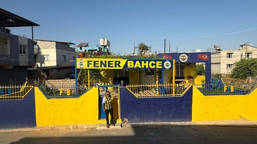 Fenerbahçe Aşığı Depremzede Evini Boyadı