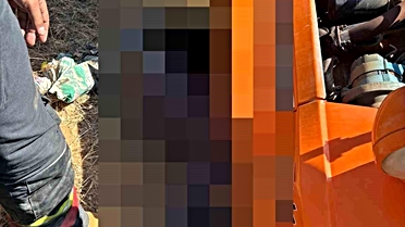 Karacasu'da traktör devrildi: 1 ölü