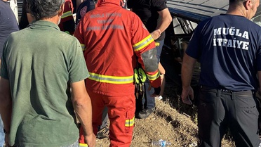 Ula'da Minibüs Şarampole Devrildi, 6 Yaralı