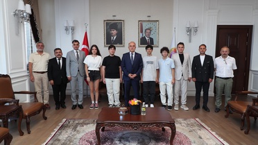 LGS'de Tam Puan Alan Öğrencilere Tebrik Ziyareti