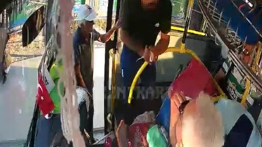 Penseyi silah gibi gösterip şoförü tehdit eden yolcu yakalandı