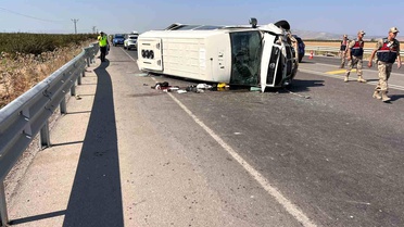 Hatay'da Tarım İşçilerini Taşıyan Minibüs Devrildi