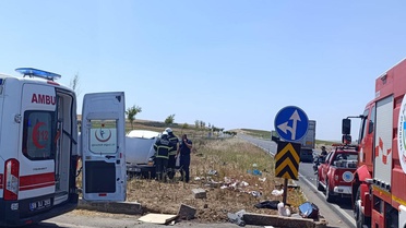 Tekirdağ'da kamyon ile otomobil çarpıştığı kazada 2 kişi hayatını kaybetti