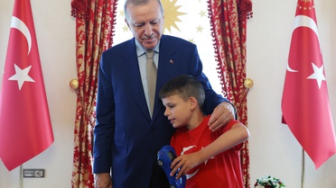 Erdoğan'dan 'Nefret Etme, Kek Yap' kampanyacısı Joshua Harris'e kabul