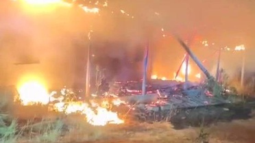 Denizli'de alevlerin sardığı ahır küle döndü