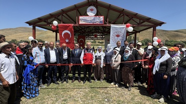 Hakkari'de Gölgelik Süt Sağım Alanı Açıldı