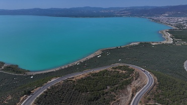 İznik Gölü Turkuaz Renge Büründü