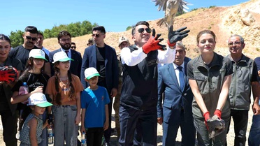 Tunceli'de 500 Kınalı Keklik Doğaya Salındı