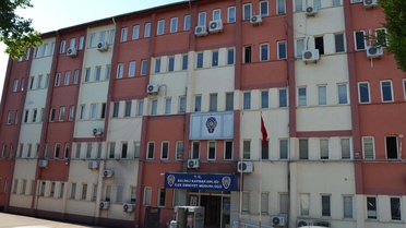 Uzaklaştırma kararı aldıran eşini 5 bıçak darbesiyle öldürdü
