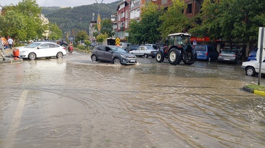 Amasya'da Şiddetli Fırtına ve Sağanak