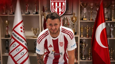 Ayvalıkgücü Belediyespor, Burak Yılmaz ile anlaştı