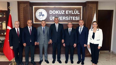Bakan Memişoğlu DEÜ'de Bilimsel Çalışmaları İnceledi