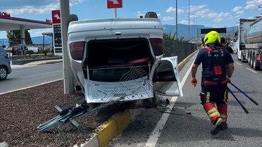 Edremit'te Trafik Kazası: Sürücü Yaralandı