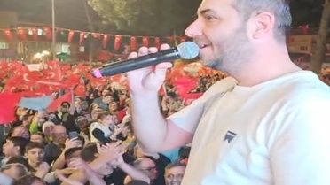 Chp mitinginde sunuculuk yapan belediye müdürüne disiplin cezası verildi, süreç yargıda