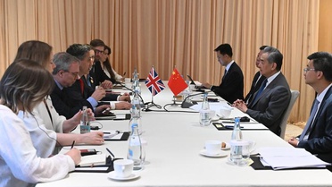 Çin ve İngiltere Dışişleri Bakanları Manila'da Görüştü