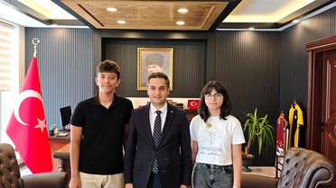 Defne'den LGS Türkiye Birincileri