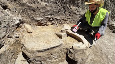 Elazığ'da arkeolojik kazılarda 5 bin yıllık tapınak alanı, sunaklar ve kutsal ocaklar bulundu