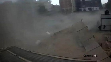 Fırtına Avcılar'daki İnşaatı Vurdu