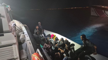 Dikili'de 14 düzensiz göçmen yakalandı