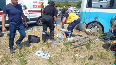Manisa'da Minibüs Kazası: Ölü ve Yaralılar Var