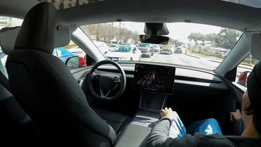 Tesla'nın Robotaksi Hedefi Yavaşlıyor