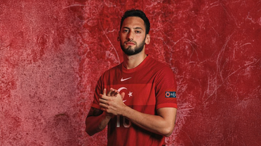 Bodrum yerine Bayburt: Hakan Çalhanoğlu’ndan köy tatili!