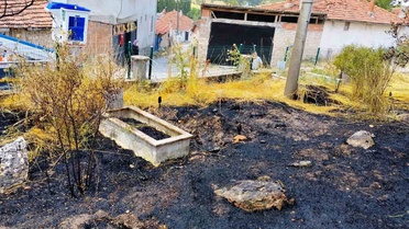 Emet’te mezarlıkta çıkan yangında 10 kabir zarar gördü