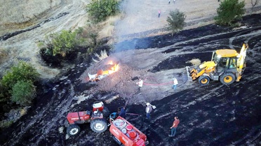 Güdül'de Park Halindeki Otomobilde Yangın